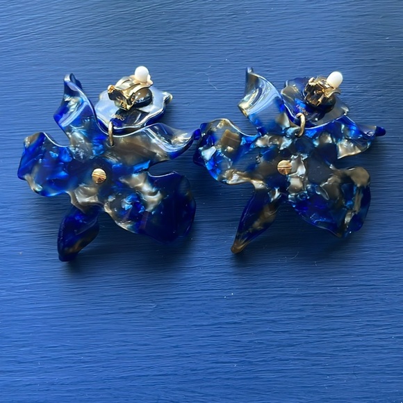 Lele Sadoughi Crystal Lily Earrings - Picture 4 of 6